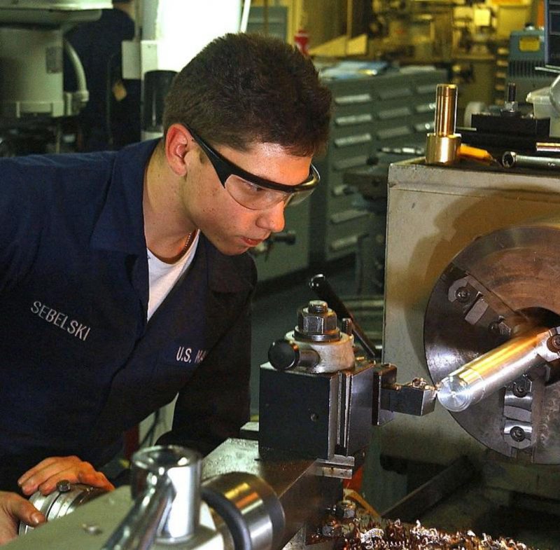 OBRÓBKA SKRAWANIEM NA TOKARKACH