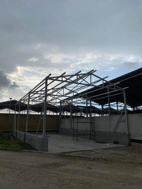 KONSTRUKCJE HAL STALOWYCH 