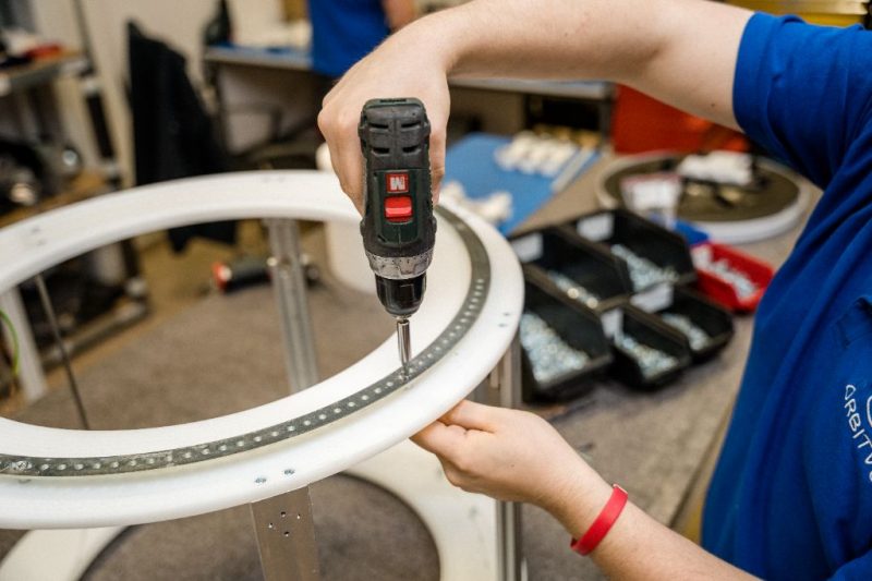 MECHANIKA PRECYZYJNA - CZĘŚCI Z METALU I TWORZYW SZTUCZNYCH 