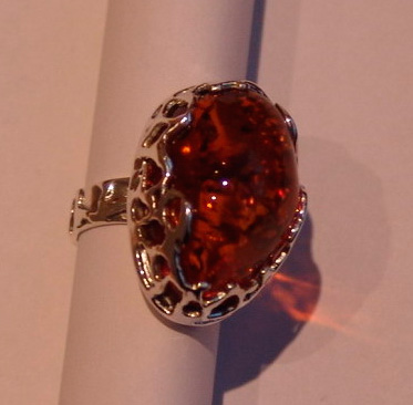 PIERŚCIONKI ZE SREBRA I BURSZTYNU PRODUKCJA